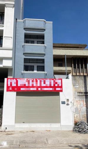 Mặt tiền nhà phố Võ Văn Kiệt, Quận 1 Nhà phố mặt tiền đại lộ hướng Đông Nam, diện tích 70m2.