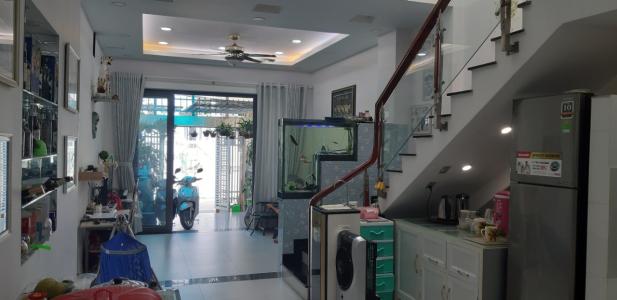 Phòng khách Nhà phố quận 7 Bán nhà phố đường hẻm đường Huỳnh Tấn Phát, phường Phú Thuận, quận 7, diện tích đất 69.7m2, nội thất cơ bản.