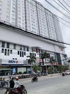 Saigonres Plaza, Bình Thạnh  Căn hộ Saigonres Plaza tầng trung, đầy đủ nội thất.