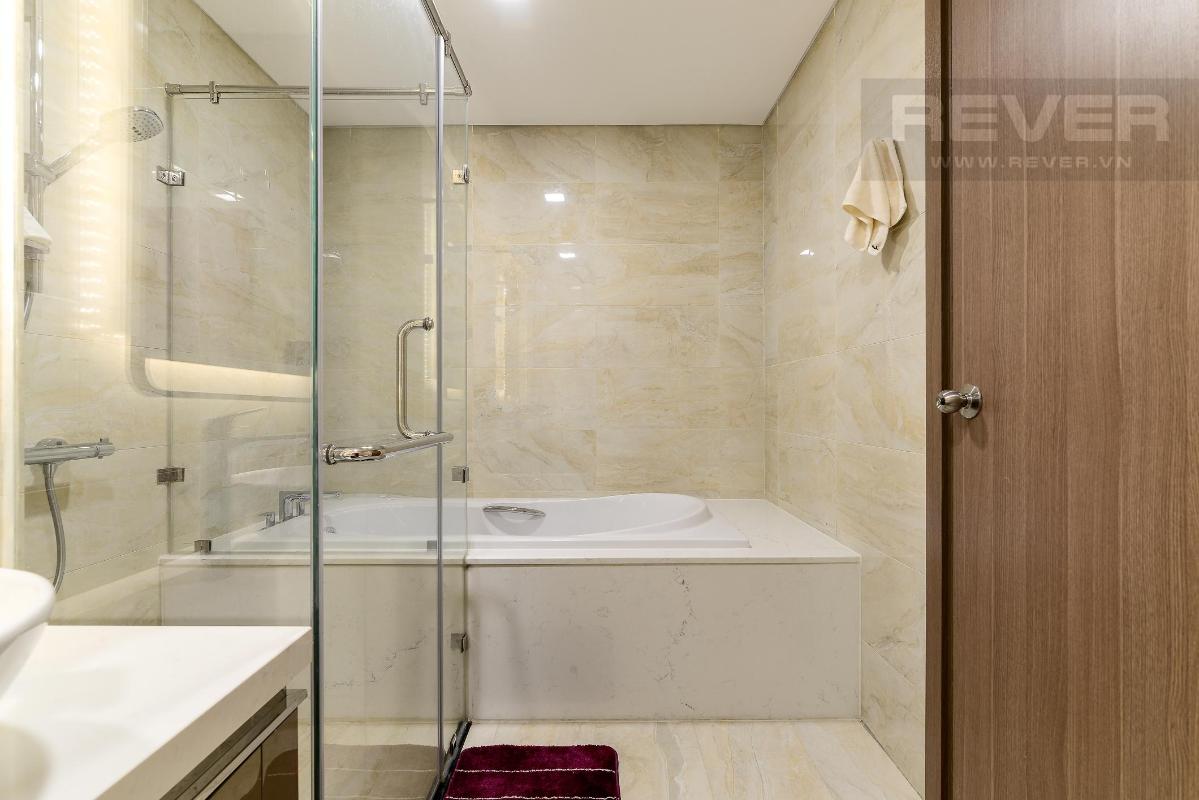 Phòng Tắm 1 Bán hoặc cho thuê căn hộ Vinhomes Central Park 4PN, tháp Landmark 81, diện tích 164m2, đầy đủ nội thất, căn góc view thoáng