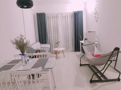 Phòng khách Carillon 5, Tân Phú Căn hộ Carillon 5 tầng cao, ban công hướng Tây Nam, thiết kế hiện đại.