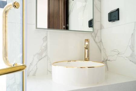 Thiết bị nhà tắm SUNSHINE CITY SÀI GÒN Cho thuê căn hộ Officetel Sunrise City Saigon, diện tích 69m2, nội thất cơ bản, tiện nghi