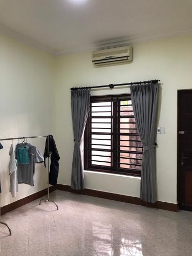 Biệt thự sân vườn phường An Phú, quận 2 Biệt thự sân vườn P. An Phú quận 2, diện tích 12m x 22m, đầy đủ nội thất