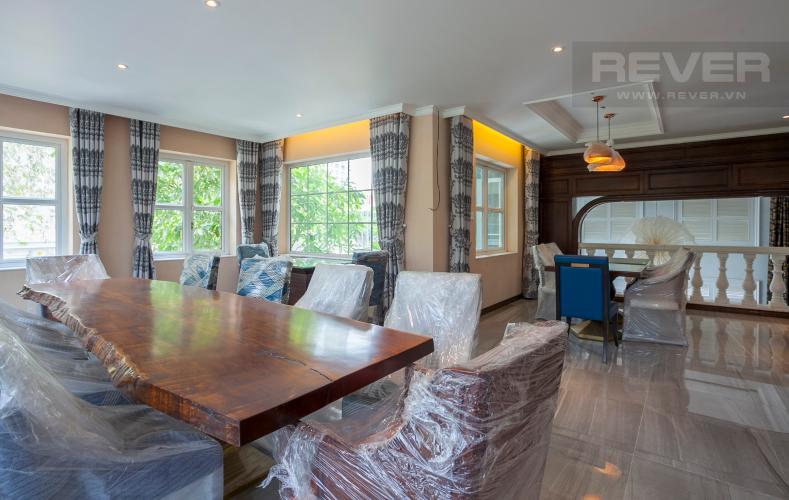 Phòng khách biệt thự Nhà Bè Bán hoặc cho thuê biệt thự KDC Kim Long, Nhà Bè, diện tích đất 10x21m, đầy đủ nội thất cao cấp, cửa hướng Nam