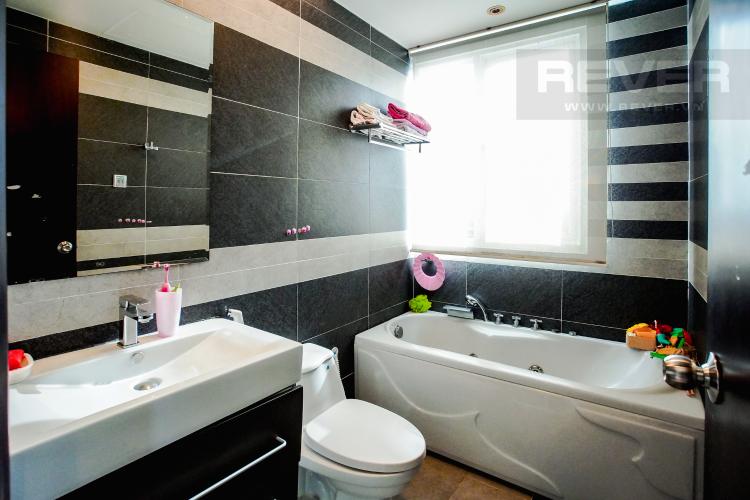 Phòng Tắm 1 Căn hộ Chung cư Phú Mỹ tầng cao, 3PN, nội thất đầy đủ, view hồ bơi