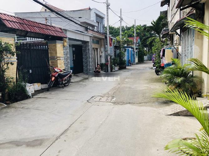 Hẻm trước nhà phố Thủ Đức Nhà phố quận Thủ Đức 80m2, đầy đủ nội thất, hẻm xe hơi.