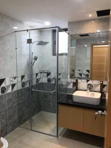 Toilet căn hộ SAIGON SOUTH RESIDENCE Cho thuê căn hộ Saigon South Residence 2PN, diện tích 74m2, đầy đủ nội thất, view thoáng