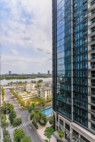 View căn hộ Vinhomes Golden River Bán hoặc cho thuê Vinhomes Golden River 2PN, tháp The Aqua 1, đầy đủ nội thất, view sông và nội khu