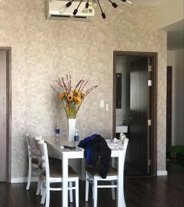 phòng bếp căn hộ mizuki park Căn hộ Mizuki Park tầng trung, ban công rộng rãi, thoáng mát.