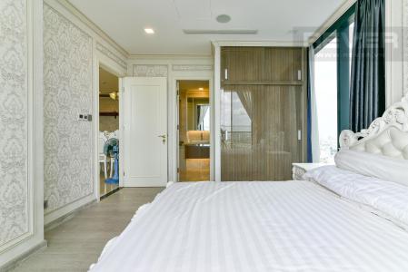 Phòng ngủ căn hộ VINHOMES GOLDEN RIVER Bán hoặc cho thuê căn hộ Vinhomes Golden River 3PN, đầy đủ nội thất, view sông Sài Gòn và Bitexco