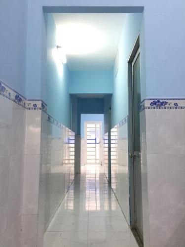 Một góc nhà phố Quận 9 Bán nhà mặt tiền đường Lò Lu, Quận 9, sổ hồng, cách Kho bạc Quận 9 khoảng 300m