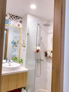 Căn hộ Richstar, Tân Phú Căn hộ Richstar tầng trung, view nội khu mát mẻ.