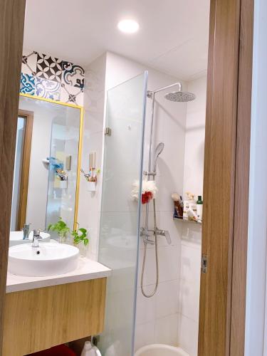 Căn hộ Richstar, Tân Phú Căn hộ Richstar tầng trung, view nội khu mát mẻ.