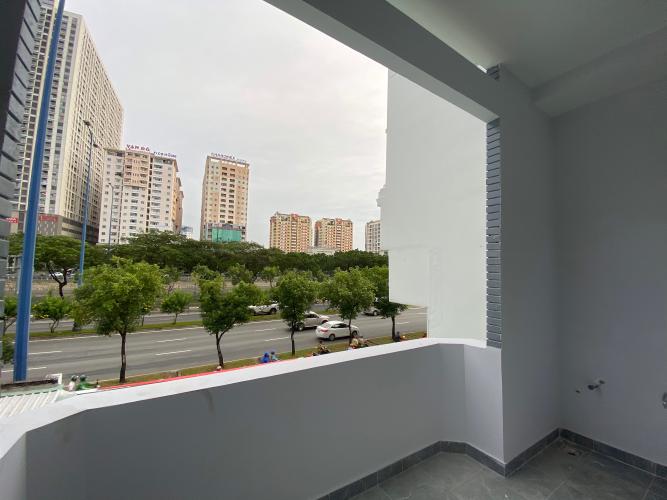 Bên trong nhà phố Võ Văn Kiệt, Quận 1 Nhà phố mặt tiền đại lộ hướng Đông Nam, diện tích 70m2.