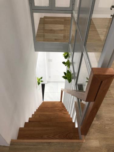 Cầu thang nhà Lê Quang Định, Bình Thạnh Nhà mới xây hẻm Lê Quang Định, 1 trệt 1 lầu sổ hồng chính chủ.