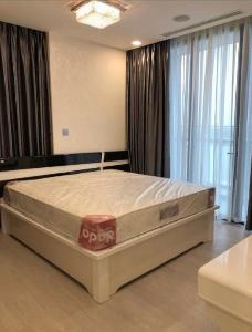 Phòng ngủ căn hộ VINHOMES GOLDEN RIVER Bán căn hộ Vinhomes Golden River 3PN, đầy đủ nội thất, view sông và Bitexco