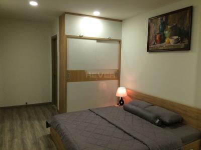 Phòng ngủ  căn hộ Riva Park Căn hộ Riva Park tầng trung đầy đủ nội thất, màu sắc trung tính.