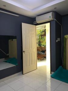 Phòng ngủ Petroland, Quận 2 Căn hộ Petroland tầng thấp, đầy đủ nội thất, 3 phòng ngủ.