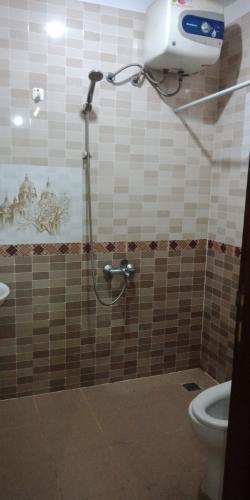 Phòng tắm căn hộ chung cư Quân Đội Căn hộ tầng thấp chung cư Quân Đội 3 phòng ngủ, nội thất cơ bản.