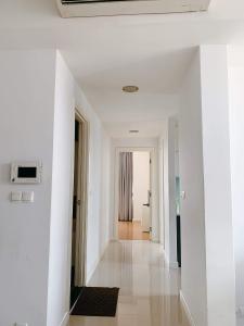 Cho thuê căn hộ Sunrise City tầng thấp, diện tích 94.7m2 - 2 phòng ngủ