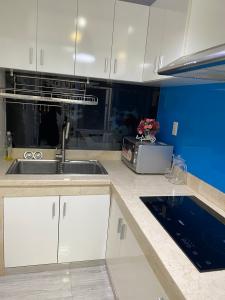 Phòng bếp căn hộ Sunrise City  Căn hộ Sunrise City nội thất đầy đủ, view thành phố cực thoáng.