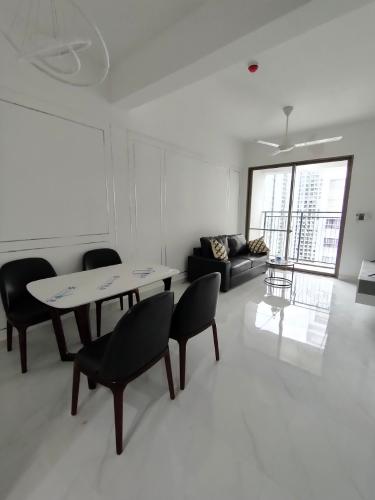 Cho thuê căn hộ Saigon South Residence 2 phòng ngủ tầng trung, diện tích 65m2, đầy đủ nội thất