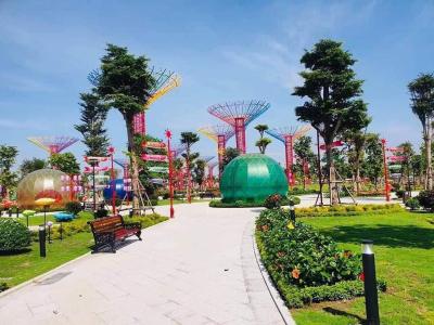 Tiện ích Vinhomes Grand Park Quận 9 Căn hộ Vinhomes Grand Park tầng trung nội thất cơ bản, view thành phố và sông.