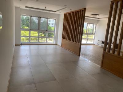 Phòng khách căn hộ HAPPY VALLEY Bán căn hộ Happy Valley 3PN, tầng thấp, hướng Nam, view công viên nội khu