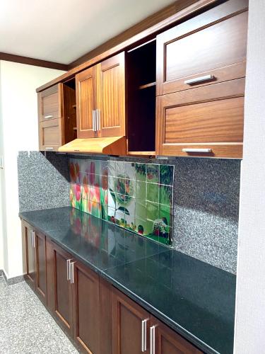 Khu vực bếp căn hộ Hoàng Anh Thanh Bình Căn hộ Hoàng Anh Thanh Bình tầng cao, view ngắm trọn thành phố.