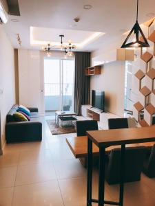 Phòng khách Lexington Residence Quận 2 Căn hộ Lexington Residence tầng trung, đón view nội khu mát mẻ.