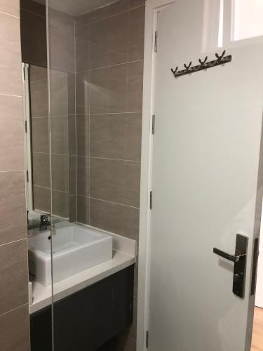 Phòng tắm  căn hộ Vista Verde Bán căn hộ duplex Vista Verde thiết kế thông tầng, view thành phố.