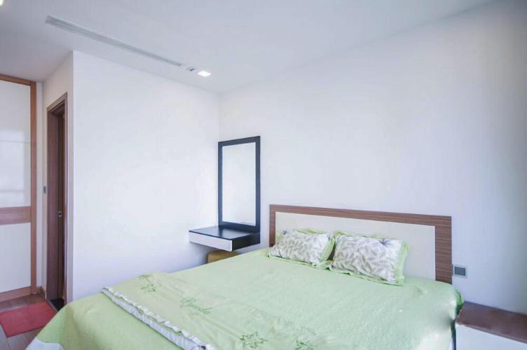 Phòng ngủ căn hộ Vinhomes Central Park Bán căn hộ 2 phòng ngủ Vinhomes Central Park, đầy đủ nội thất, view thành phố thoáng mát, sổ hồng đầy đủ.