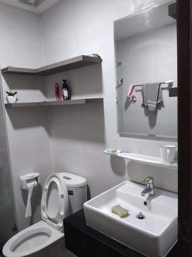 Toilet Mizuki Park, Bình Chánh Căn hộ Mizuki Park tầng thấp, sân vườn rộng, view nội khu hồ bơi.