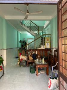 Phòng khách nhà phố Quận 9 Bán nhà hẻm Nguyễn Văn Tăng, Quận 9, gần Khu Công nghệ cao TP.HCM