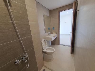 Toilet Vinhomes Grand Park Quận 9 Căn hộ Vinhomes Grand Park ban công hướng Đông Bắc, view sông mát mẻ.