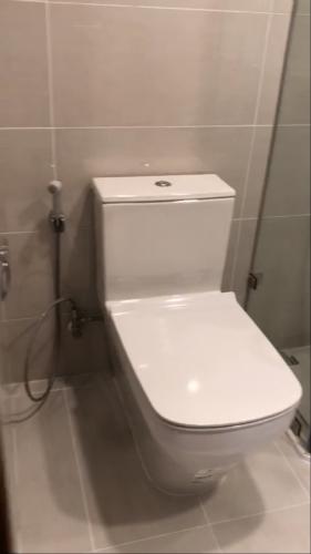 phòng vệ sinh Eco Green Saigon Bán căn hộ Eco Green Saigon tầng cao, nội thất cơ bản, bàn giao ngay