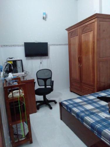 Phòng ngủ nhà phố Bình Tân Bán nhà hẻm Bình Trị Đông, Bình Tân, sổ hồng, hướng Nam, cách Vòng xoay Phú Lâm 1.5km