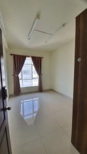 Phòng khách , Căn hộ Riverside Residence , Quận 7 Căn hộ Riverside Residence tầng trung view sông mát mẻ, nội thất cơ bản.