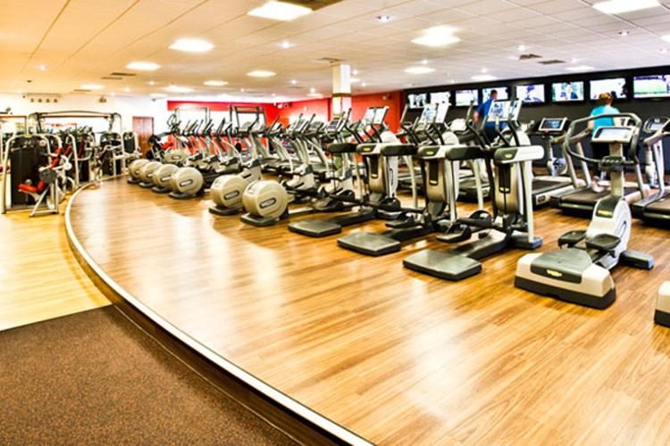 Jamila Khang Điền - Phòng gym