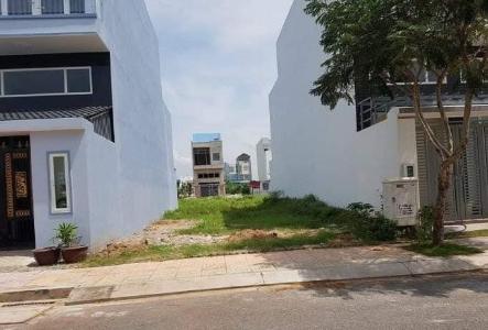 Bán đất nền mặt tiền quận 9, diện tích 4.4x11.4m, số hồng pháp lý đầy đủ, sang tên ngay.