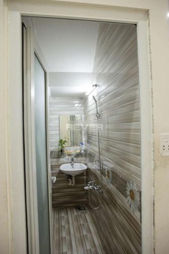 Phòng tắm nhà phố Bình Tân Nhà phố hướng Đông Nam diện tích đất 68m2, hẻm xe hơi.