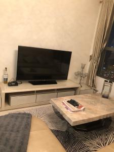 Nội thất River Gate, Quận 4 Căn hộ Rivergate Residence tầng trung, view Bitexco lung linh về đêm.