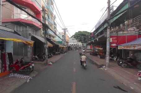 Đường nhà Tân Phú Nhà phố hướng Tây Bắc diện tích sử dụng 185m2, nội thất cơ bản.