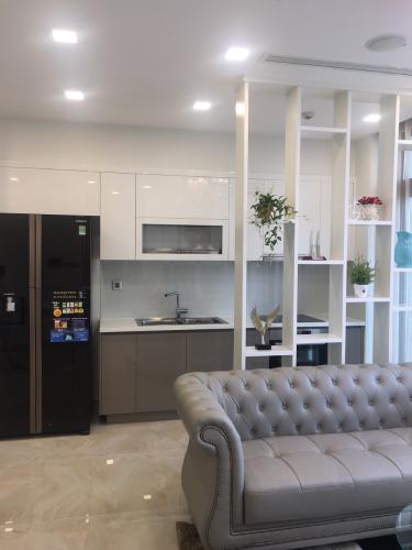 Phòng khách căn hộ Vinhomes Golden River Bán căn hộ Vinhomes Golden River 2PN, diện tích 73m2, đầy đủ nội thất, view Landmark 81