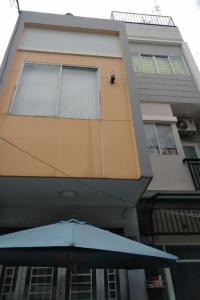 Bán nhà phố đường Bến Vân Đồn phường 5 quận 4, diện tích đất 53.6m2, sổ đỏ pháp lý đầy đủ