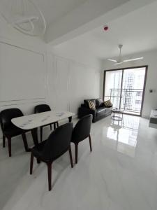phòng khách  Cho thuê căn hộ Saigon South Residence 2 phòng ngủ tầng trung, diện tích 65m2, đầy đủ nội thất