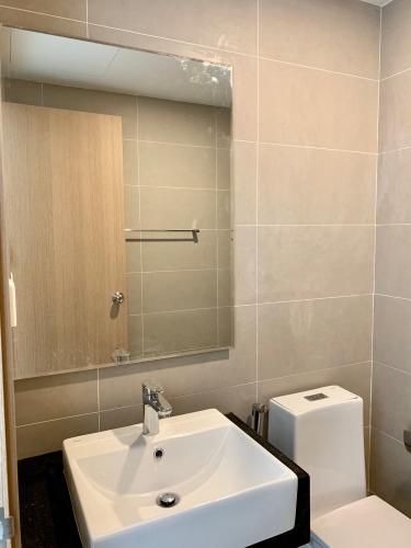 Phòng tắm căn hộ Sunrise CityView Cho thuê căn hộ Sunrise CityView, diện tích 39m2 - 1 phòng ngủ, nội thất cơ bản.