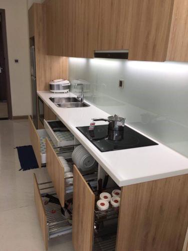 Phòng bếp Vinhomes Central Park Căn hộ Vinhomes Central Park đầy đủ nội thất, tầng trung.
