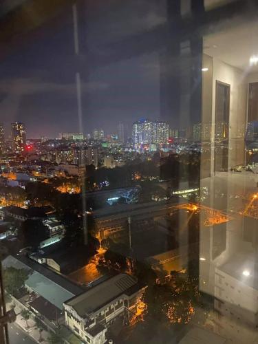 View Kingdom 101, Quận 10 Căn hộ Kingdom 101 tầng trung, ban công view thành phố.
