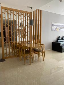 Không gian căn hộ The Golden Star , Quận 7 Căn hộ chung cư The Golden Star tầng 16 view thoáng mát, đầy đủ nội thất.